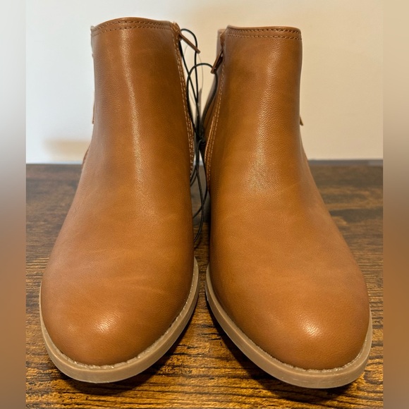 Arizona Women’s Cognac Camino Stacked Heel Booties NWT Various Sizes - Picture 8 of 8